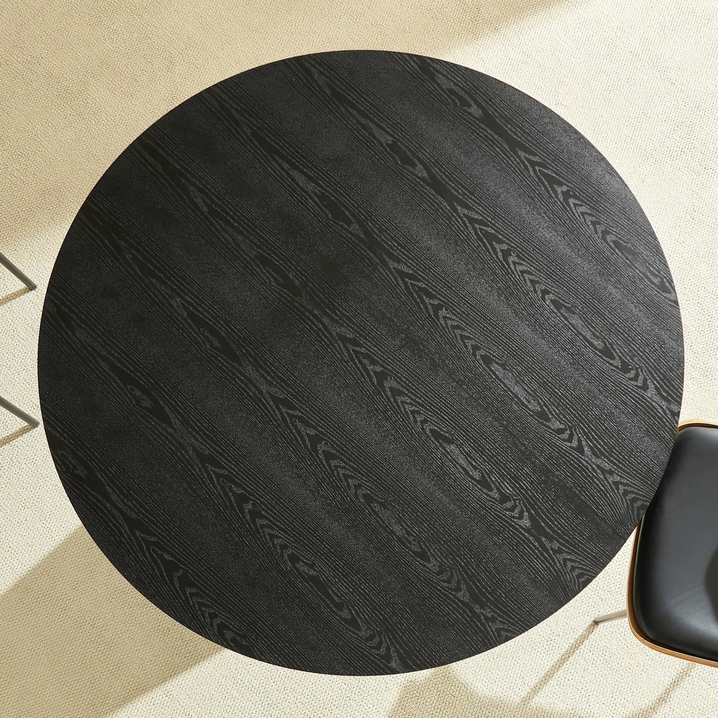 47.24" Round Dining Table – Black & Gold Pedestal, Glam