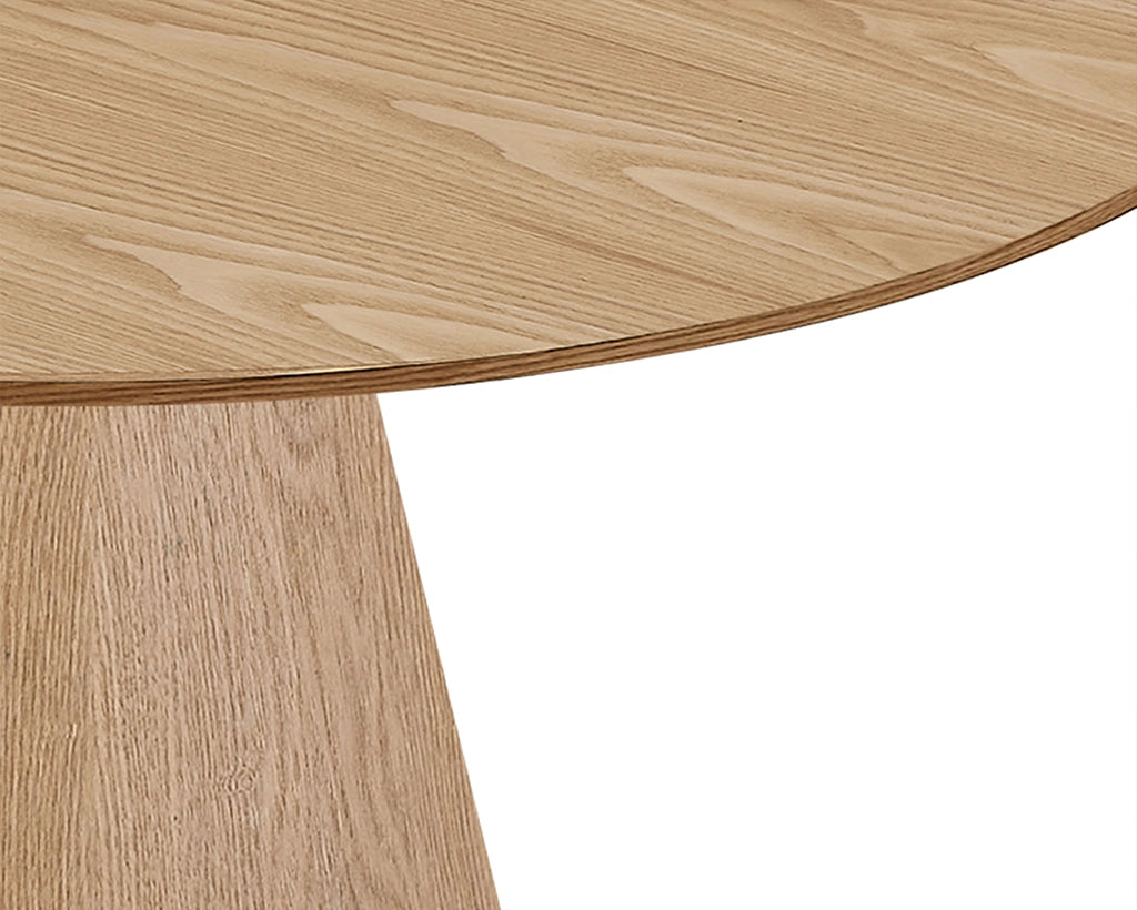 45.27'' Hardwood Solids Construction Round Dining Table
