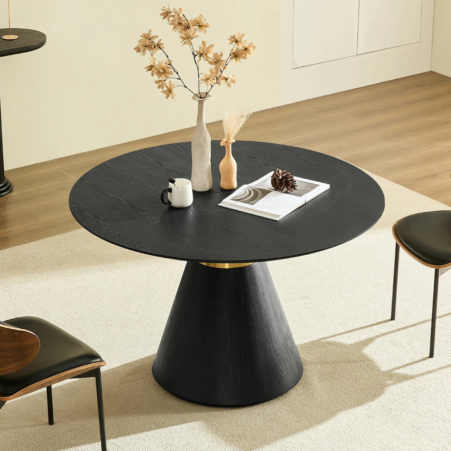 47.24" Round Dining Table – Black & Gold Pedestal, Glam