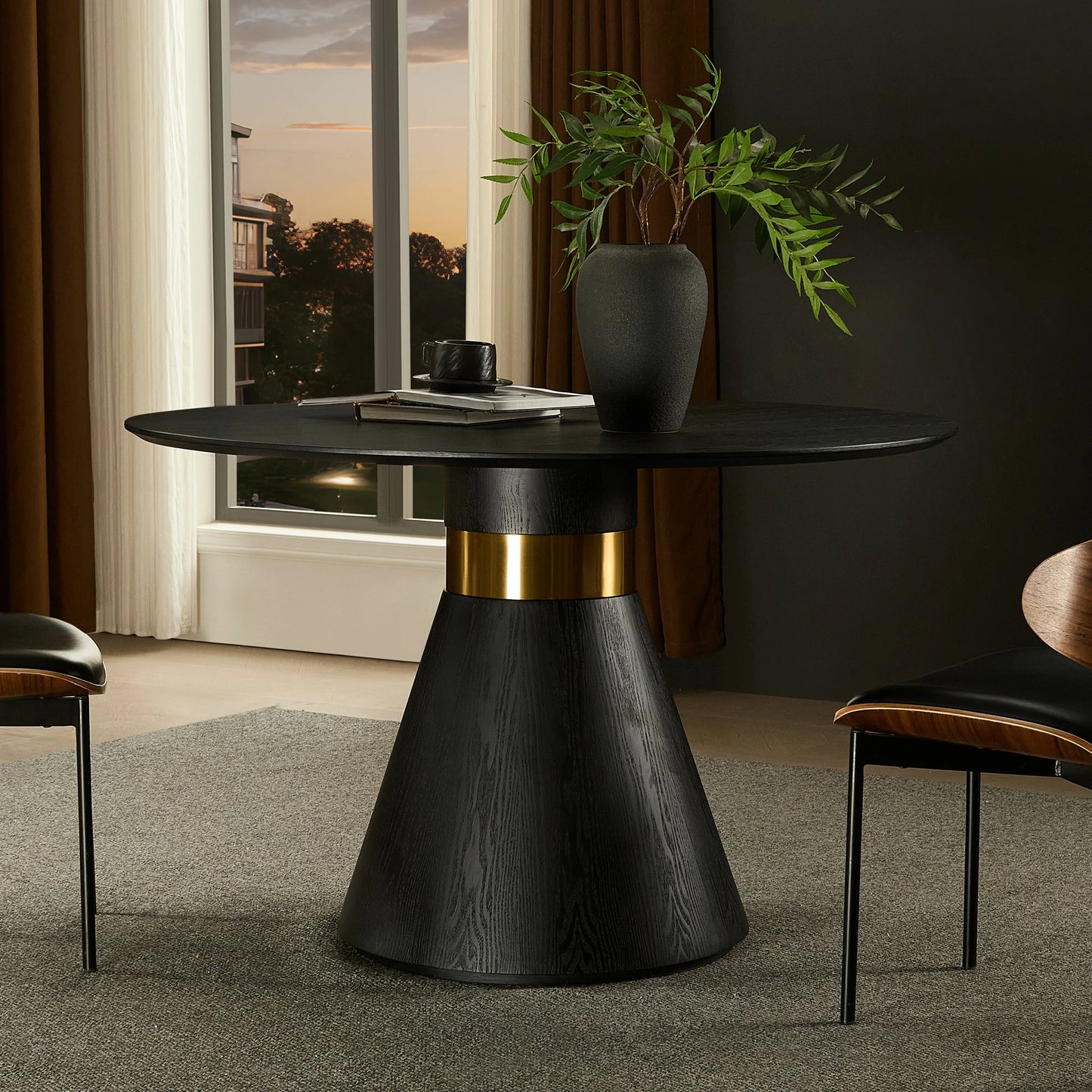 47.24" Round Dining Table – Black & Gold Pedestal, Glam